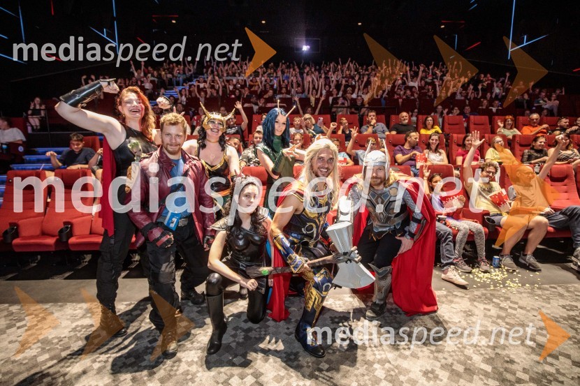  Lara Mayland;  Jurij K. Koya;  Klara Krebs, NOX;  Pija Demšar;  Klara Čotar, Black Tea Cosplay;  Matic Gaiser, Thor;  Klemen ČotarVečer Superjunakov in premiera filma Thor: Ljubezen in grom v Cineplexxu