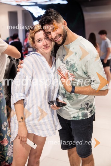  Antea Mramor Bitenc, igralka, voditeljica;  Uroš Bitenc, moderator, vplivnešVečer Superjunakov in premiera filma Thor: Ljubezen in grom v Cineplexxu