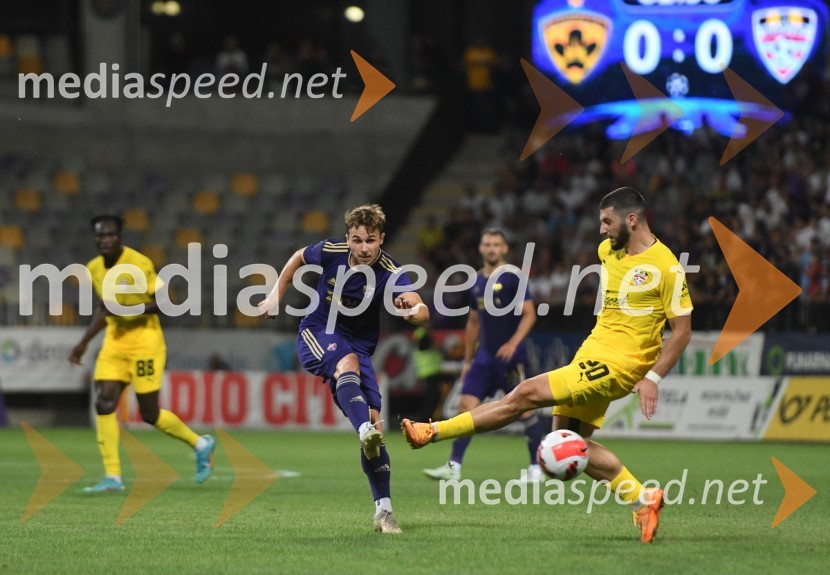  Jan Repas, nogometaš;  Zaim Divanović, nogometašNogometna tekma NK Maribor - FC Šahtar Soligorsk