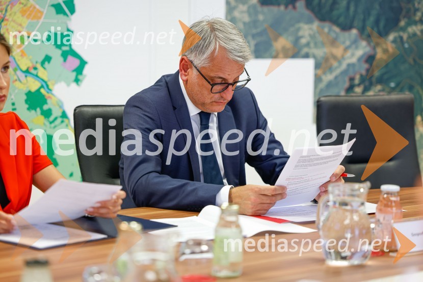  Matjaž Han, minister za gospodarski razvoj in tehnologijoDelovno srečanje treh ministrov v Kranju