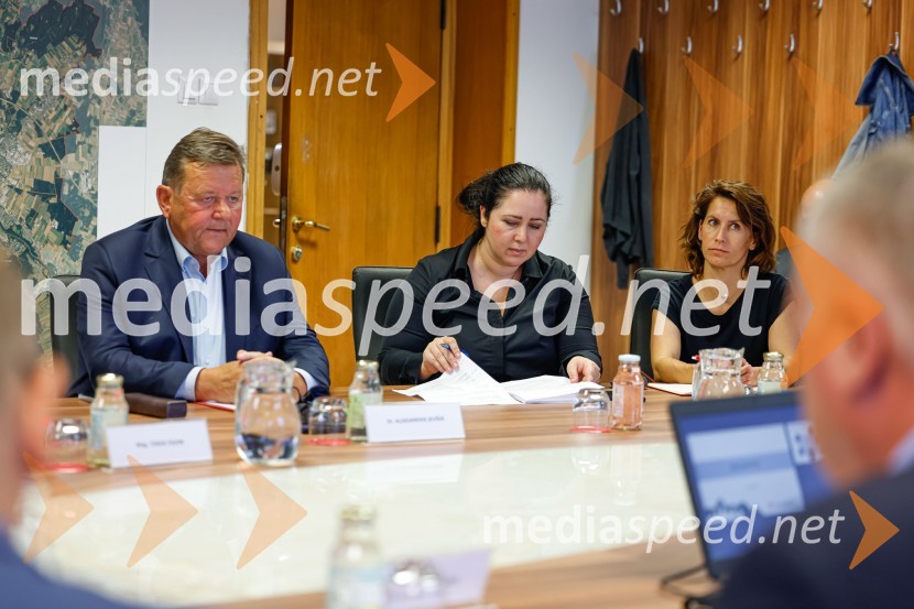 dr. Aleksander Jevšek, minister za razvoj in EU kohezijsko politiko;  ... ;  ... Delovno srečanje treh ministrov v Kranju