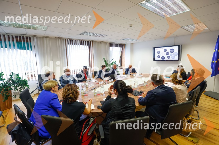 Delovno srečanje treh ministrov v Kranju