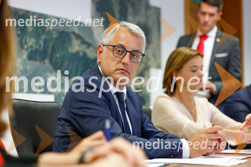  Matjaž Han, minister za gospodarski razvoj in tehnologijoDelovno srečanje treh ministrov v Kranju