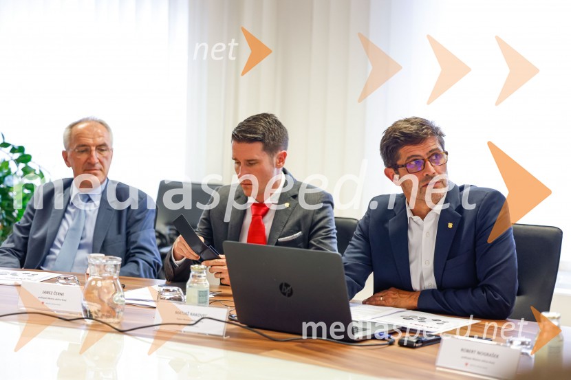  ... ;  Janez Černe, podžupan Mestne občine Kranj;  Matjaž Rakovec, župan Mestne občine KranjDelovno srečanje treh ministrov v Kranju