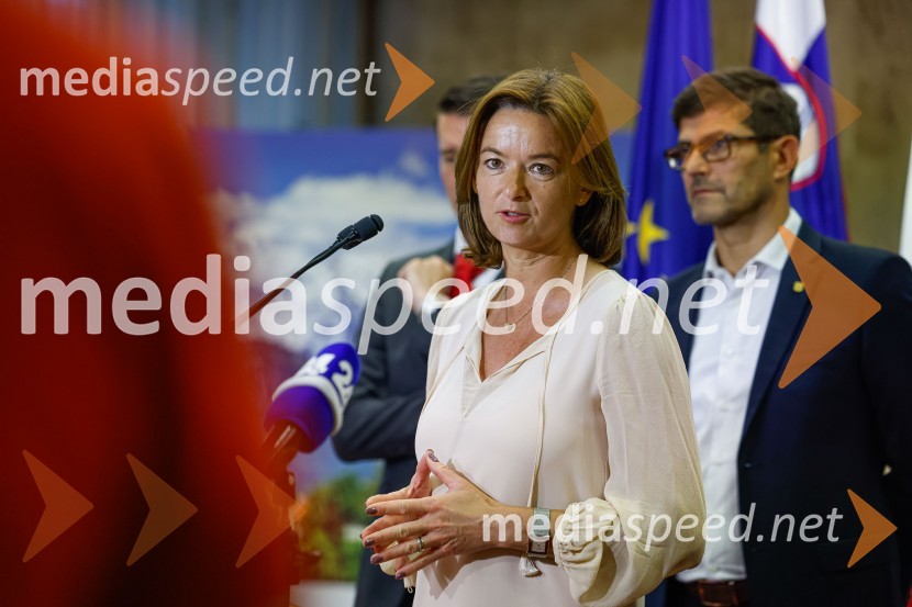  Tanja Fajon, podpredsednica vlade in ministrica za zunanje zadeveDelovno srečanje treh ministrov v Kranju