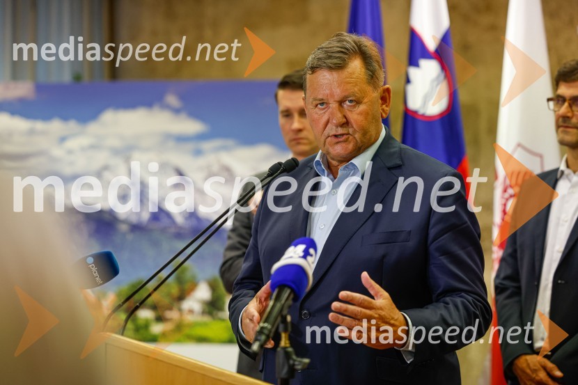 dr. Aleksander Jevšek, minister za razvoj in EU kohezijsko politikoDelovno srečanje treh ministrov v Kranju