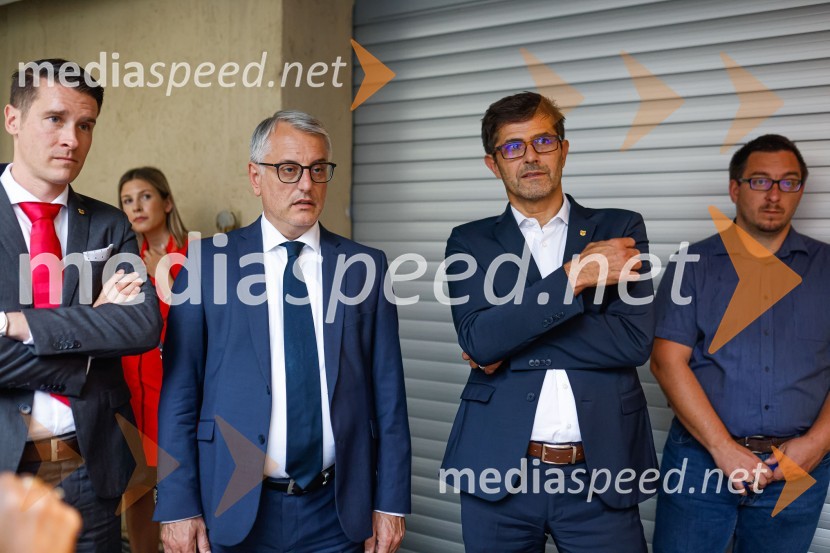  Janez Černe, podžupan Mestne občine Kranj;  Matjaž Han, minister za gospodarski razvoj in tehnologijo;  Matjaž Rakovec, župan Mestne občine Kranj;  ... Delovno srečanje treh ministrov v Kranju