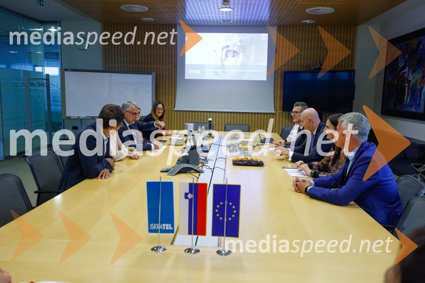 Delovno srečanje treh ministrov v Kranju