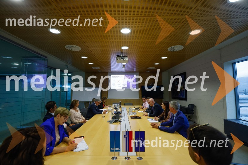 Delovno srečanje treh ministrov v Kranju