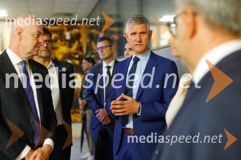  ... ;  Matjaž Rakovec, župan Mestne občine Kranj;  ... Delovno srečanje treh ministrov v Kranju