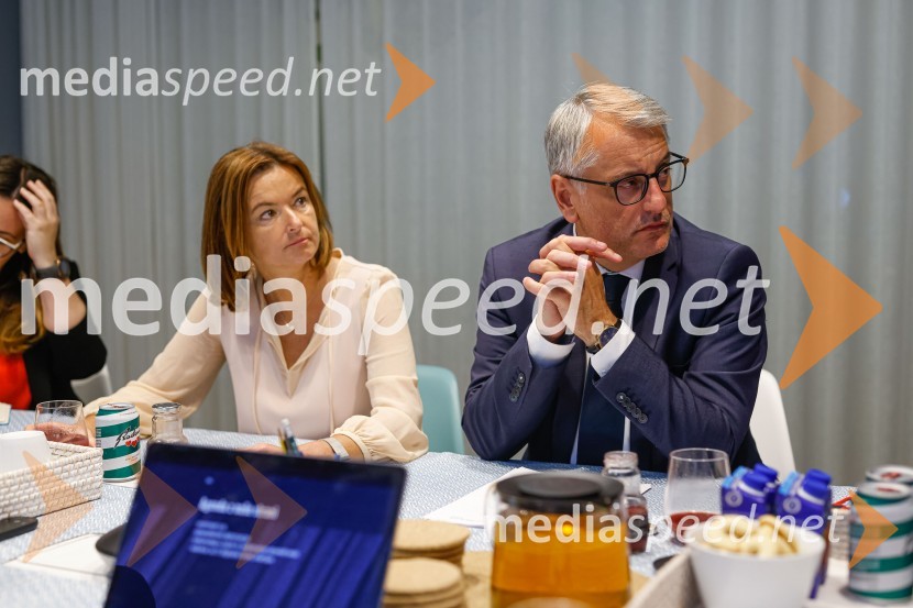  Tanja Fajon, podpredsednica vlade in ministrica za zunanje zadeve;  Matjaž Han, minister za gospodarski razvoj in tehnologijoDelovno srečanje treh ministrov v Kranju