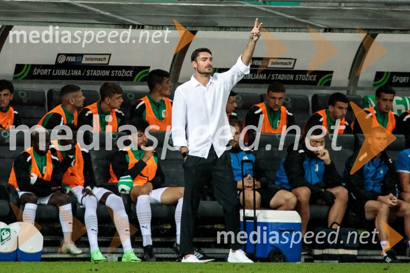  Albert Riera, trener NK OlimpijaNogometna tekma NK Olimpija - FC Differdange 03