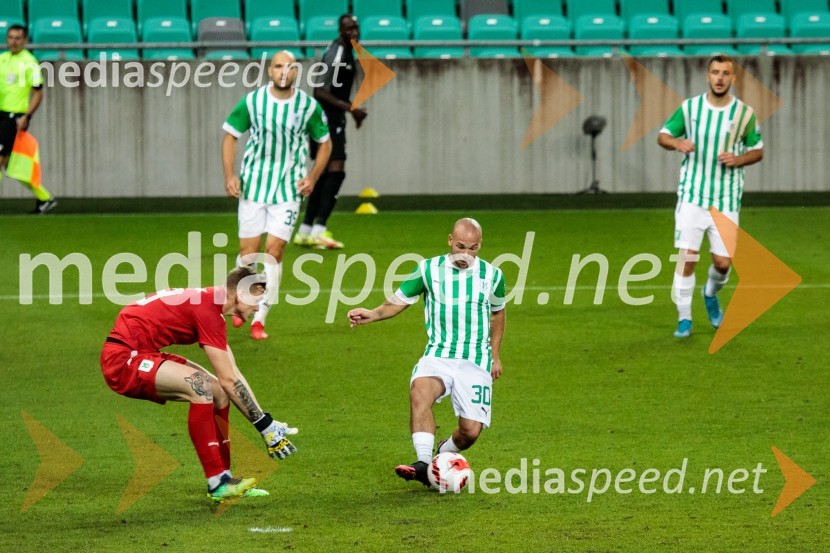  Rok Vodišek, vratar, NK Olimpija;  Marin Pilj, nogometašNogometna tekma NK Olimpija - FC Differdange 03