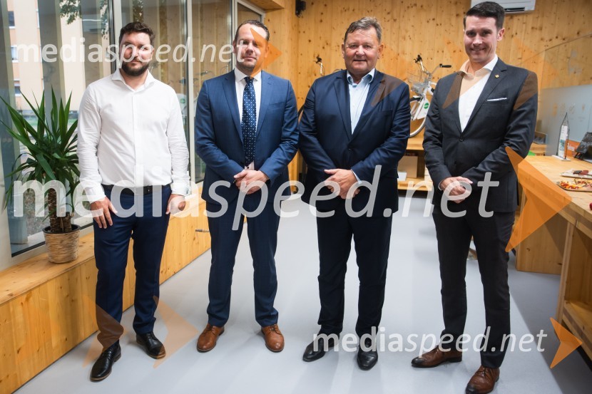  ... ;  ... ; dr. Aleksander Jevšek, minister za razvoj in EU kohezijsko politiko;  Janez Černe, podžupan Mestne občine KranjDelovno srečanje treh ministrov v Kranju