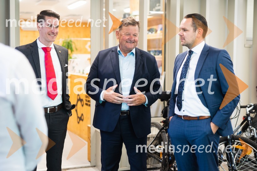  Janez Černe, podžupan Mestne občine Kranj; dr. Aleksander Jevšek, minister za razvoj in EU kohezijsko politiko;  ... Delovno srečanje treh ministrov v Kranju