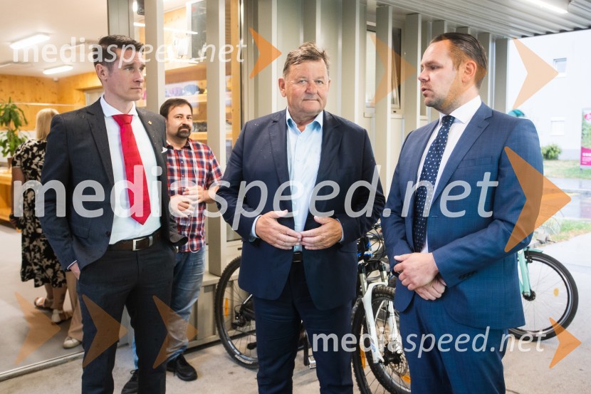  Janez Černe, podžupan Mestne občine Kranj; dr. Aleksander Jevšek, minister za razvoj in EU kohezijsko politiko;  ... Delovno srečanje treh ministrov v Kranju