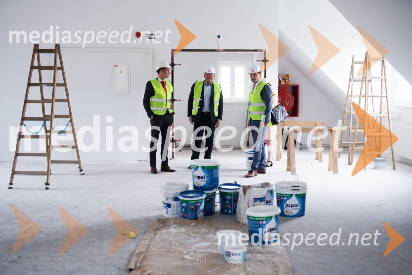  Janez Černe, podžupan Mestne občine Kranj; dr. Aleksander Jevšek, minister za razvoj in EU kohezijsko politiko;  ... Delovno srečanje treh ministrov v Kranju