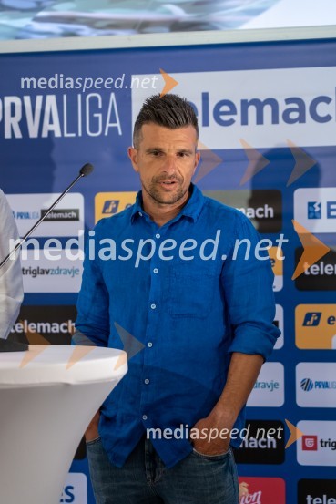  Zoran Zeljković, trener NK KoperNovinarska konferenca prve nogometne lige