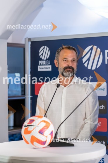  Dušan Kosić, nogometaš in trener, NK KraševciNovinarska konferenca prve nogometne lige