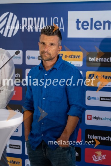  Zoran Zeljković, trener NK KoperNovinarska konferenca prve nogometne lige