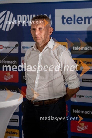  Radovan Karanović, trener NK MariborNovinarska konferenca prve nogometne lige