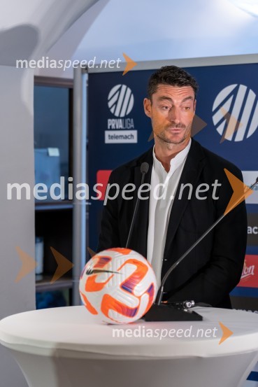  Albert Riera, trener NK OlimpijaNovinarska konferenca prve nogometne lige