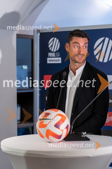  Albert Riera, trener NK OlimpijaNovinarska konferenca prve nogometne lige