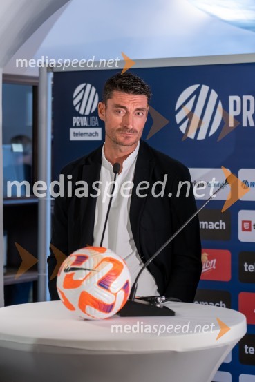  Albert Riera, trener NK OlimpijaNovinarska konferenca prve nogometne lige