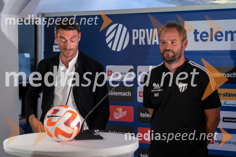  Albert Riera, trener NK Olimpija;  Damir  Čontala, nogometni trener, NŠ MuraNovinarska konferenca prve nogometne lige