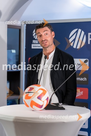  Albert Riera, trener NK OlimpijaNovinarska konferenca prve nogometne lige
