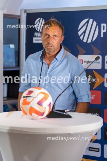  Miran  Srebrnič, nekdanji nogometaš, trener NK GoricaNovinarska konferenca prve nogometne lige