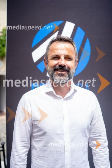  Dušan Kosić, nogometaš in trener, NK KraševciNovinarska konferenca prve nogometne lige