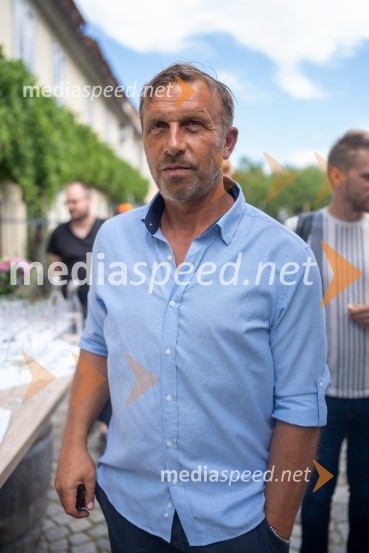  Miran  Srebrnič, nekdanji nogometaš, trener NK GoricaNovinarska konferenca prve nogometne lige