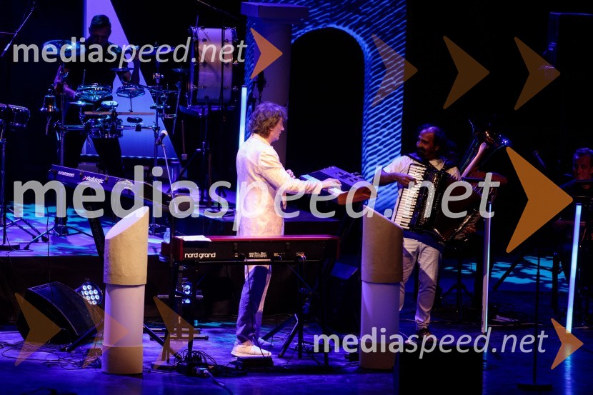  Tonči Huljić, skladatelj;  Ninoslav Ademović, glasbeni izvajalecMediterraneo Tonči Huljić in Petar Grašo, Festival Ljubljana 2022