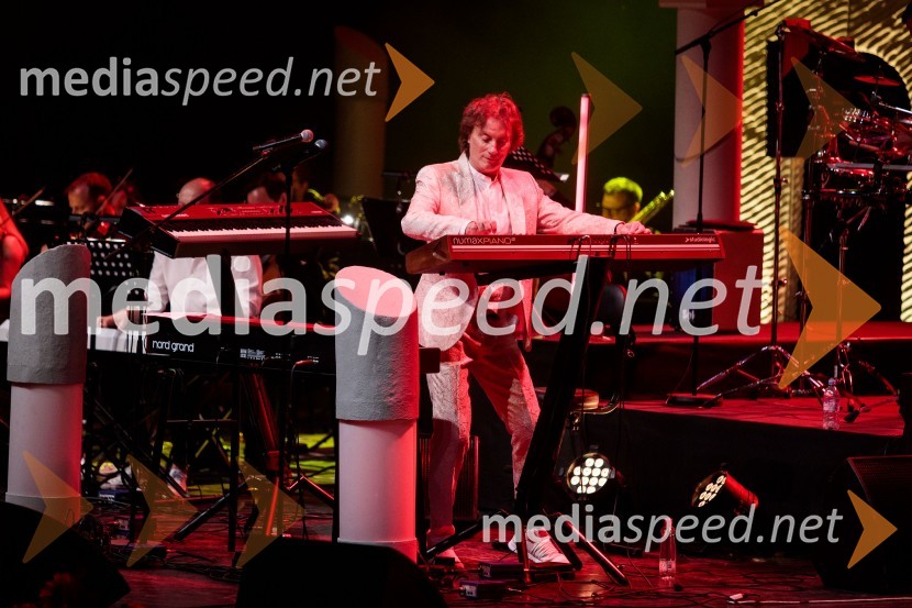  Tonči Huljić, skladateljMediterraneo Tonči Huljić in Petar Grašo, Festival Ljubljana 2022