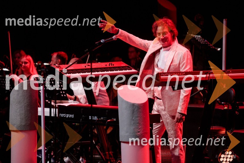  Tonči Huljić, skladateljMediterraneo Tonči Huljić in Petar Grašo, Festival Ljubljana 2022