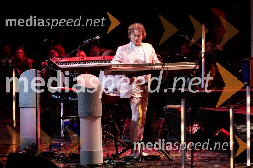  Tonči Huljić, skladateljMediterraneo Tonči Huljić in Petar Grašo, Festival Ljubljana 2022