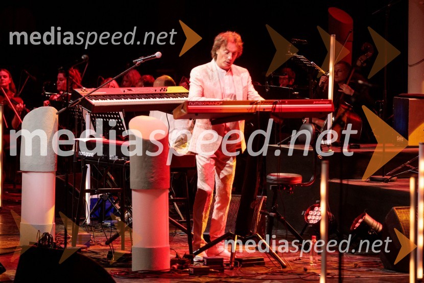  Tonči Huljić, skladateljMediterraneo Tonči Huljić in Petar Grašo, Festival Ljubljana 2022