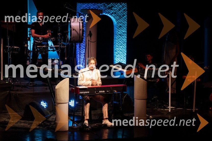  Tonči Huljić, skladateljMediterraneo Tonči Huljić in Petar Grašo, Festival Ljubljana 2022