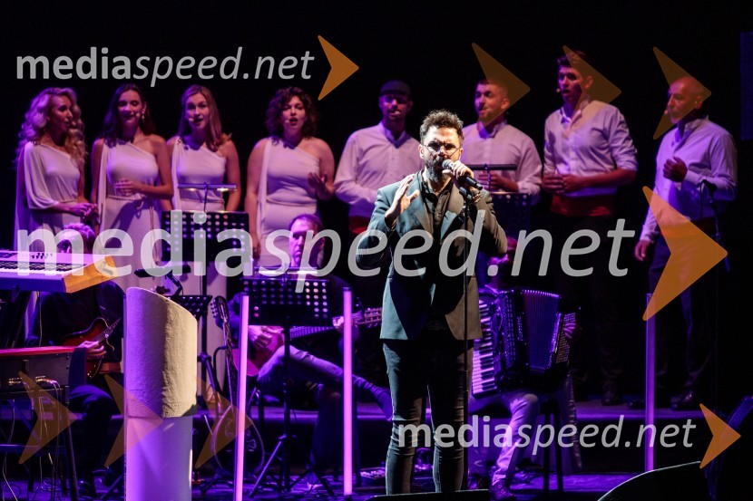  Petar Grašo, pevecMediterraneo Tonči Huljić in Petar Grašo, Festival Ljubljana 2022