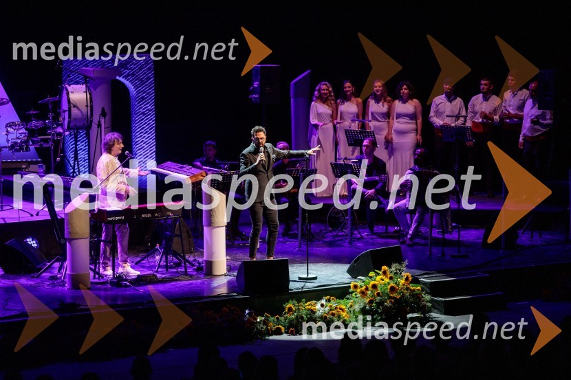  Tonči Huljić, skladatelj;  Petar Grašo, pevecMediterraneo Tonči Huljić in Petar Grašo, Festival Ljubljana 2022