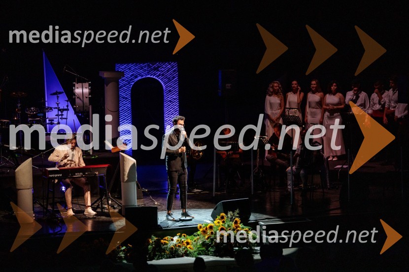  Tonči Huljić, skladatelj;  Petar Grašo, pevecMediterraneo Tonči Huljić in Petar Grašo, Festival Ljubljana 2022