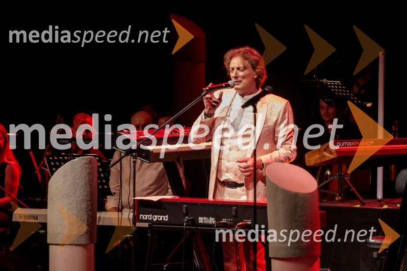  Tonči Huljić, skladateljMediterraneo Tonči Huljić in Petar Grašo, Festival Ljubljana 2022