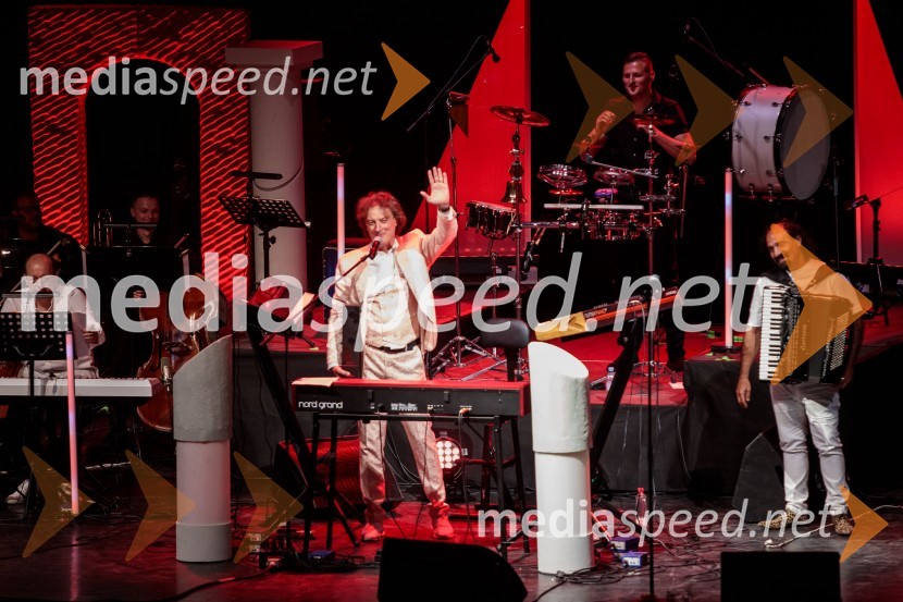  Tonči Huljić, skladatelj;  Ninoslav Ademović, glasbeni izvajalecMediterraneo Tonči Huljić in Petar Grašo, Festival Ljubljana 2022