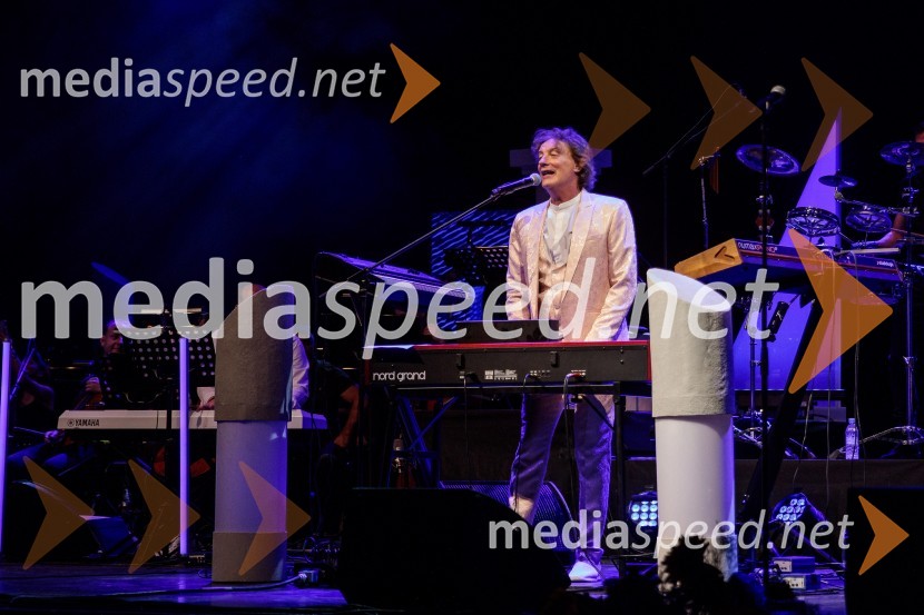  Tonči Huljić, skladateljMediterraneo Tonči Huljić in Petar Grašo, Festival Ljubljana 2022