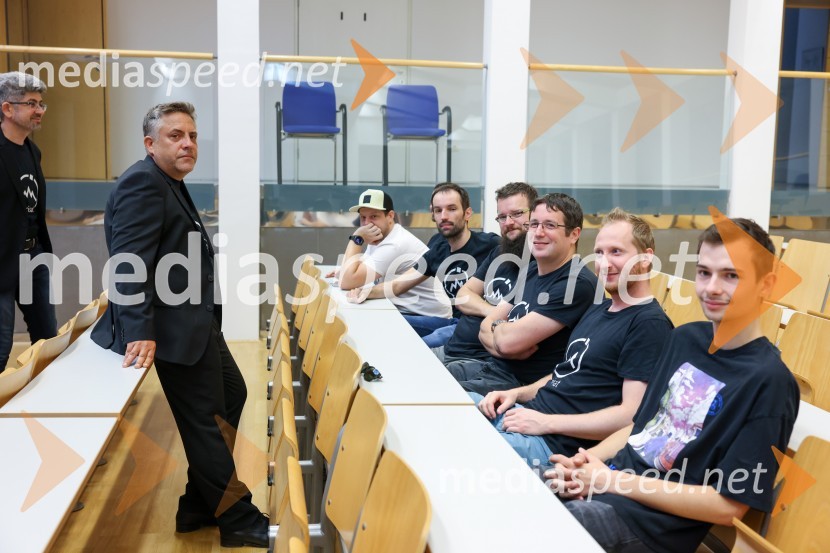 dr. Iztok Kramberger, Fakulteta za elektrotehniko, računalništvo in informatiko;  ... ;  ... ;  ... ;  ... ;  ... ;  ... Izstrelitev satelita Trisat-R, Univerza v Mariboru