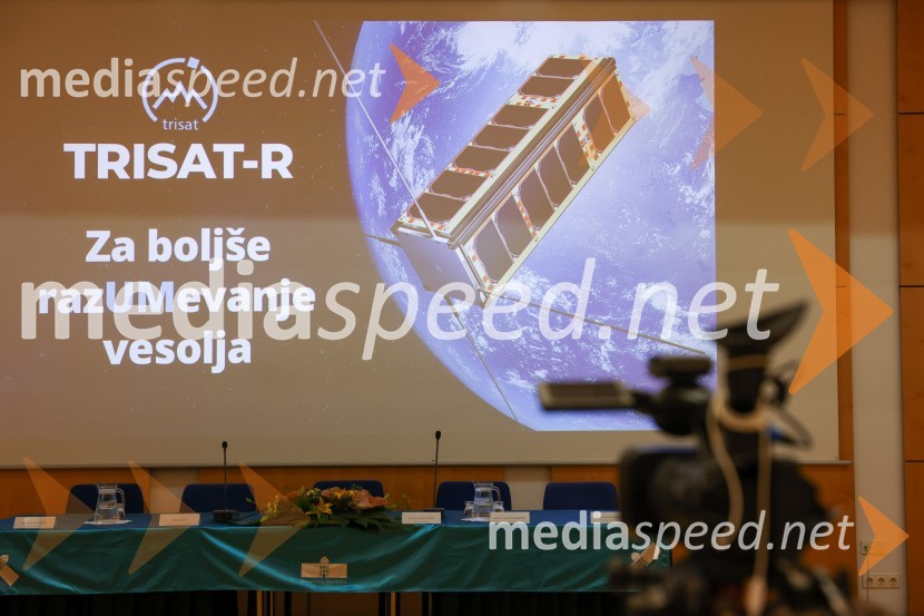 Izstrelitev satelita Trisat-R, Univerza v Mariboru
