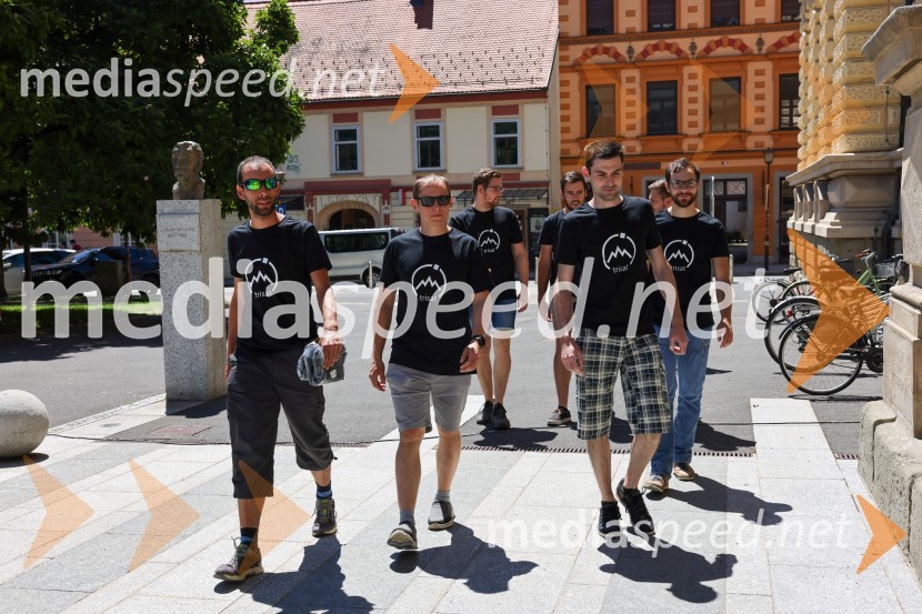 Izstrelitev satelita Trisat-R, Univerza v Mariboru