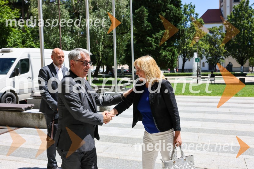  ... ;  Matjaž Han, minister za gospodarski razvoj in tehnologijo;  ... Izstrelitev satelita Trisat-R, Univerza v Mariboru