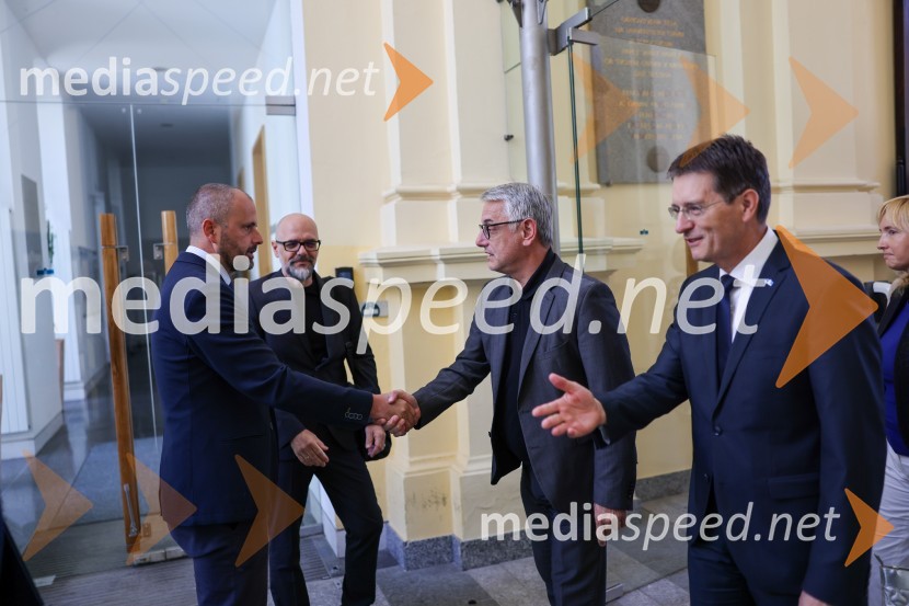  ... ;  ... ;  Matjaž Han, minister za gospodarski razvoj in tehnologijo; prof. dr. Zdravko Kačič, rektor Univerze v MariboruIzstrelitev satelita Trisat-R, Univerza v Mariboru